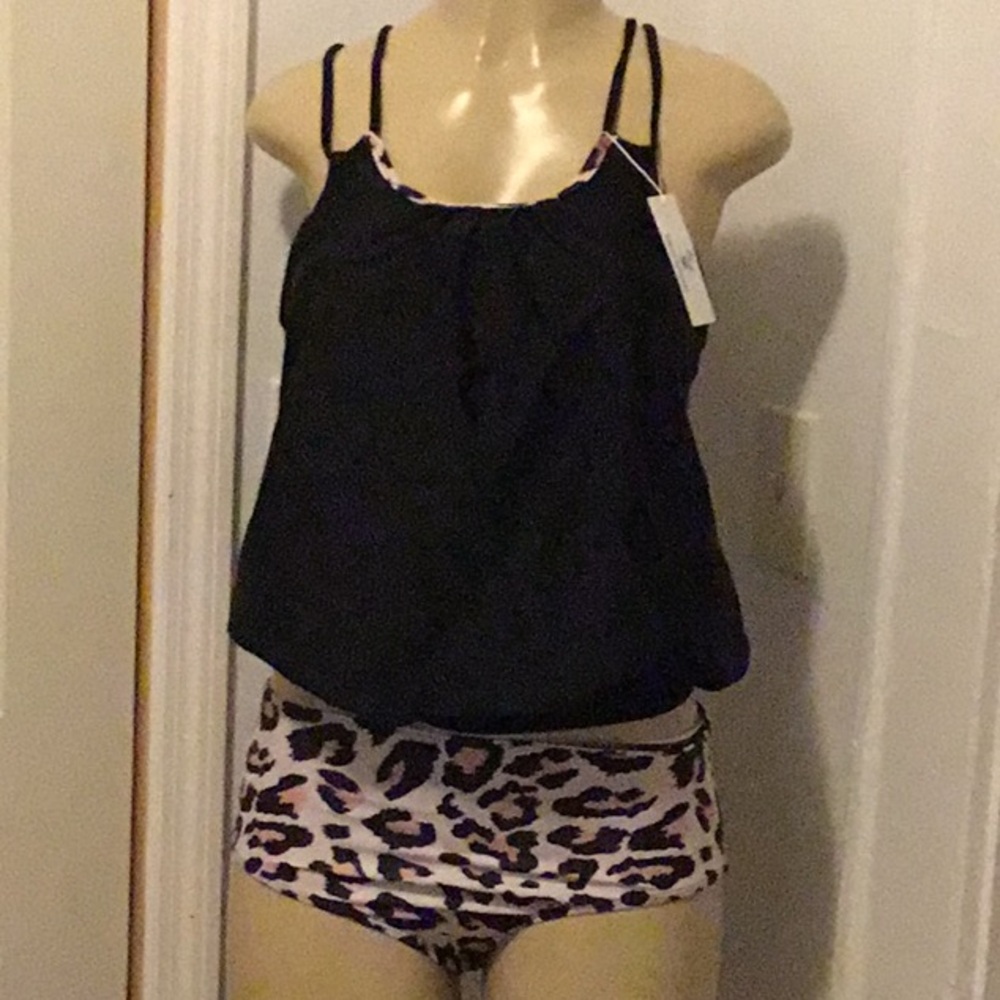 BEACHSISSI   2 PIECES BATHING SUIT SIZE M